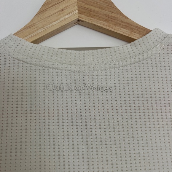 Outdoor Voices thinkfast mesh short sleeve tee in pistachio - Picture 8 of 9
